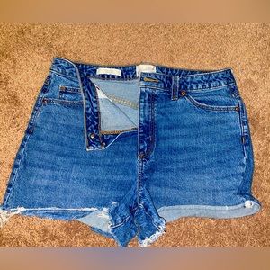 Vintage midi jean shorts